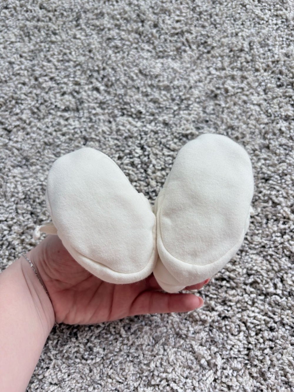 🍨Quincy Mae Baby Booties Natural Cream with Dust Bag - Picture 3 of 5